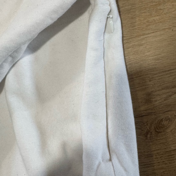 Under Armour White Hoodie with Gray Details - Picture 3 of 6